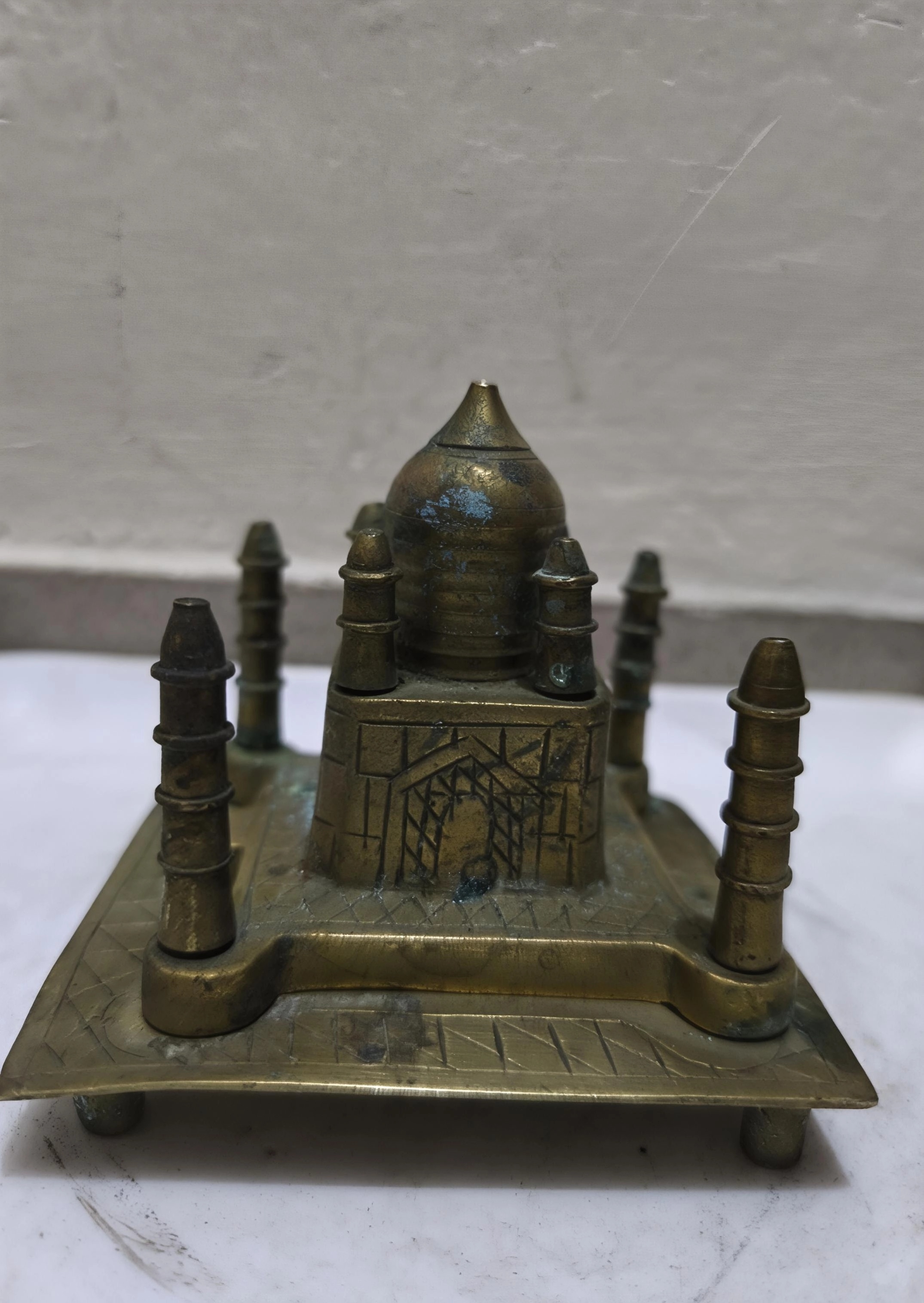 ১৮৭০ সনে নির্মিত পিতলের তাজমহল